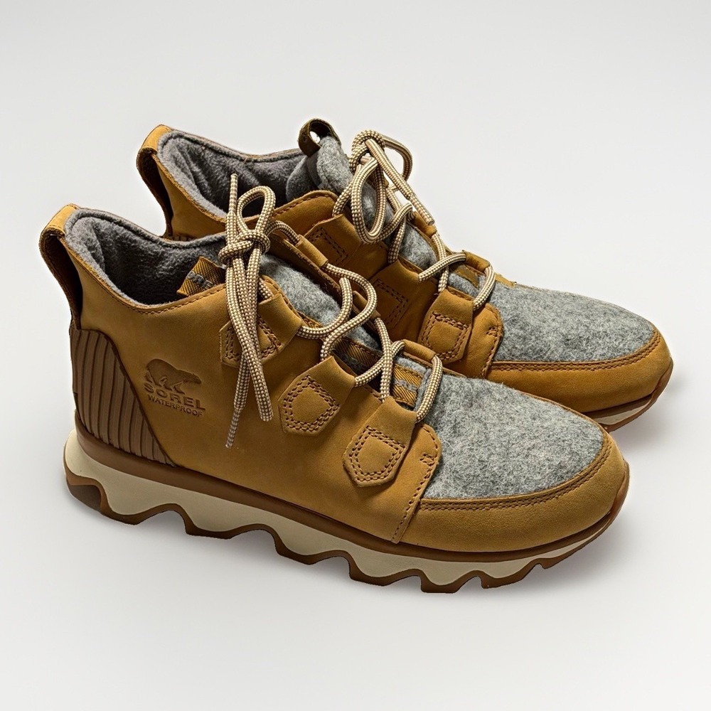 Sorel Kinetic Caribou Waterproof Sneaker Boots Women 7.5 Camel Brown